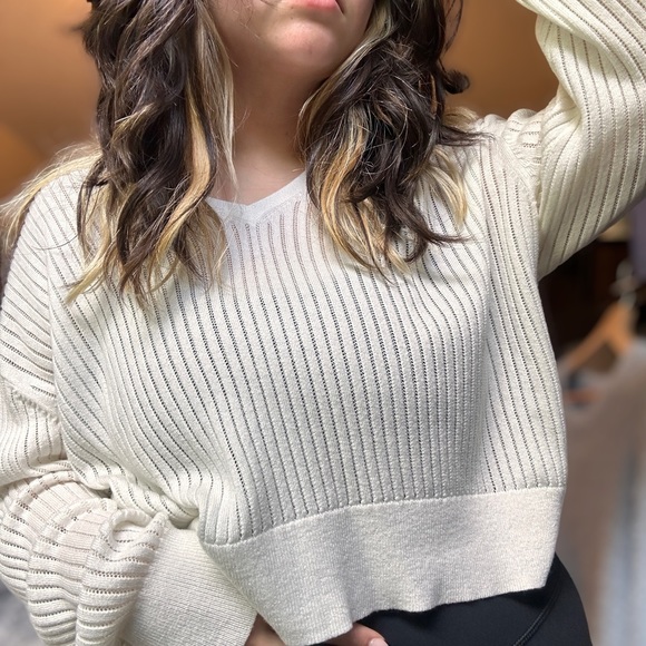 express dark academia white ribbed v neck cropped sweater oversized long sleeve - Picture 3 of 5
